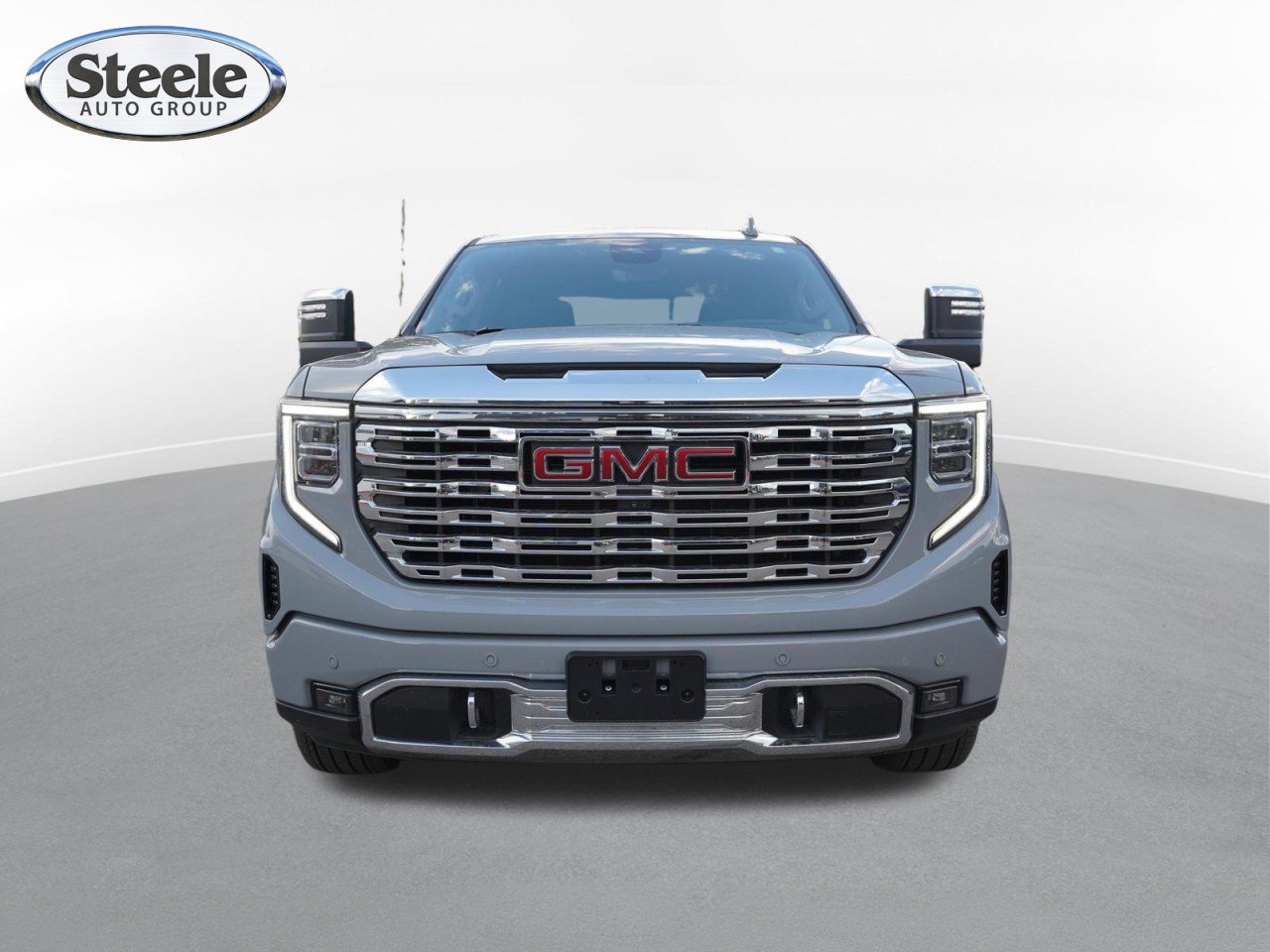 Used 2025 GMC Sierra 1500 Denali AWD/4WD image 2