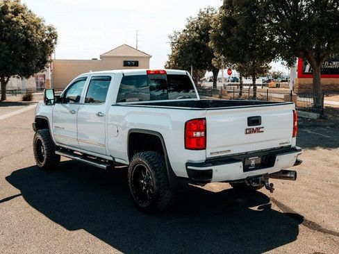 Used 2018 GMC Sierra 2500 Denali w/ Duramax Plus Package AWD/4WD image 19