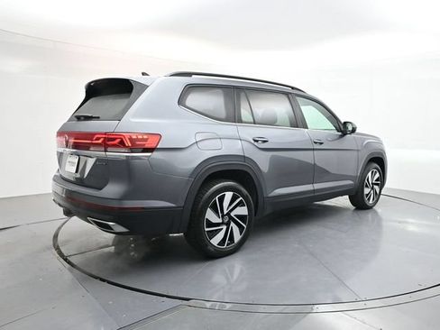 Used 2024 Volkswagen Atlas SE AWD/4WD image 7