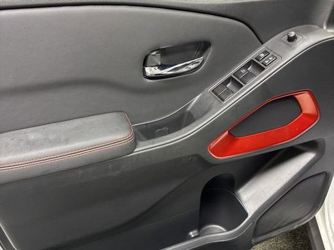 Used 2024 Nissan Frontier PRO-4X w/ Pro Convenience Package image 13