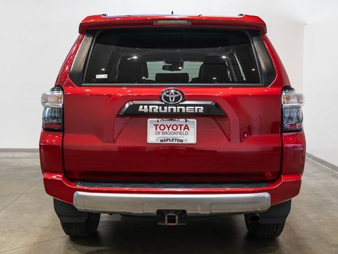 Used 2022 Toyota 4Runner TRD Off-Road Premium AWD/4WD image 9