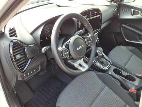 Used 2025 Kia Soul EX FWD image 17