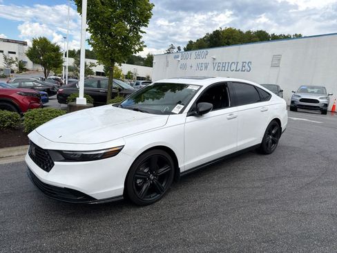 Used 2025 Honda Accord Sport image 6