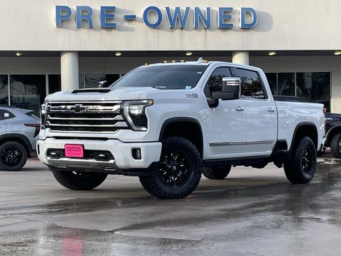 Used 2025 Chevrolet Silverado 2500 High Country w/ High Country Premium Package image 2