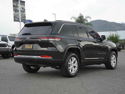 Certified 2023 Jeep Grand Cherokee Limited image 4