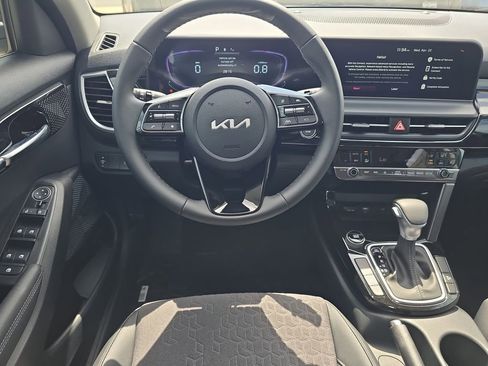 New 2026 Kia Seltos S FWD image 13