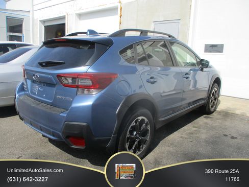 Used 2022 Subaru Crosstrek 2.0i Premium AWD/4WD image 2