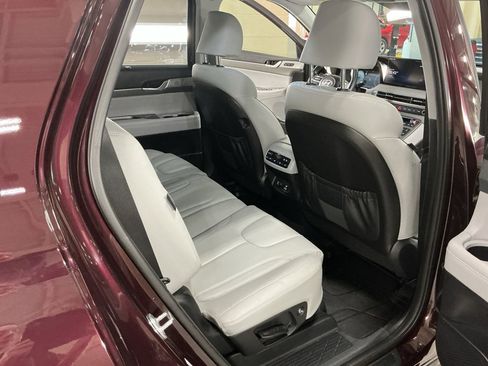 Used 2023 Hyundai Palisade SEL w/ Winter Package image 16