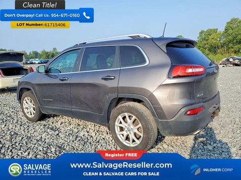 Used 2018 Jeep Cherokee Latitude Plus w/ Comfort/Convenience Group AWD/4WD image 3