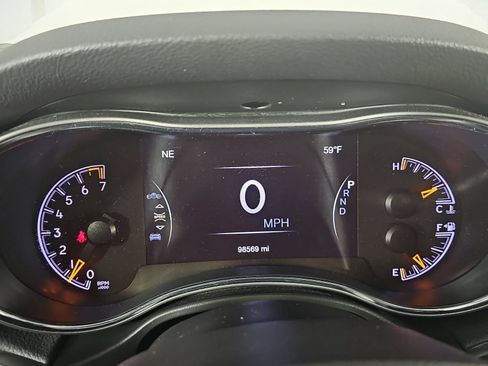 Used 2020 Jeep Grand Cherokee Limited AWD/4WD image 17