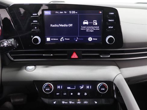 Used 2021 Hyundai Elantra SEL w/ Convenience Package image 26