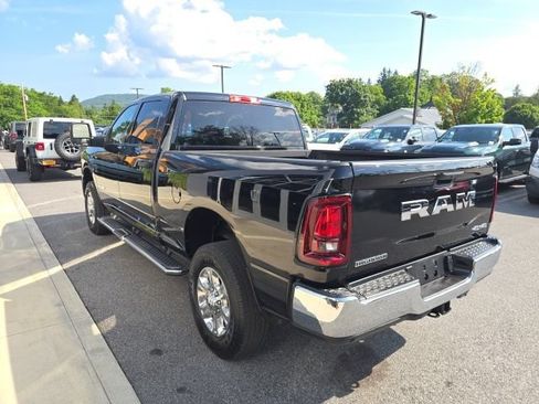 Used 2025 RAM 2500 Big Horn AWD/4WD image 4