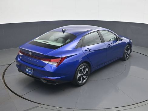 Certified 2023 Hyundai Elantra SEL w/ Convenience Package FWD image 18