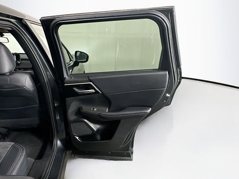 Used 2024 Mitsubishi Outlander SE image 29