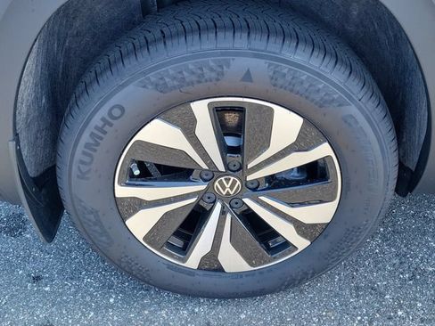 New 2026 Volkswagen Atlas SE FWD image 5