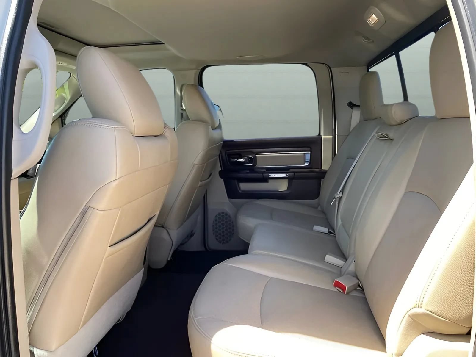 Used 2016 RAM 1500 Laramie w/ Convenience Group RWD image 11