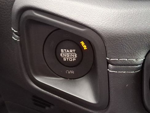 Used 2025 Jeep Wrangler Unlimited Rubicon image 23