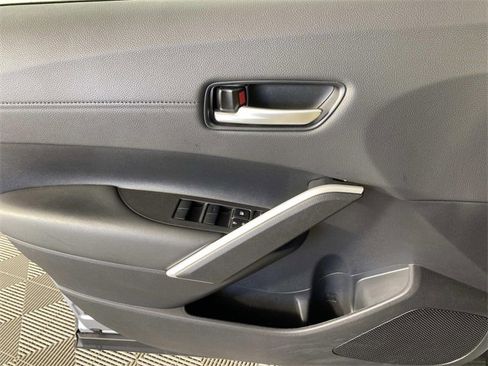 Used 2024 Toyota Corolla Cross XSE image 23