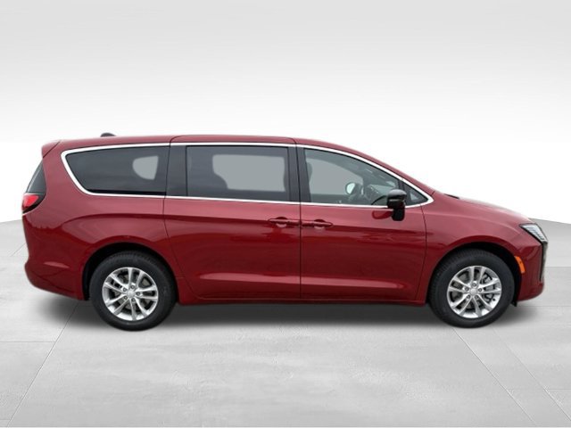 New 2027 Chrysler Pacifica Select AWD/4WD image 19