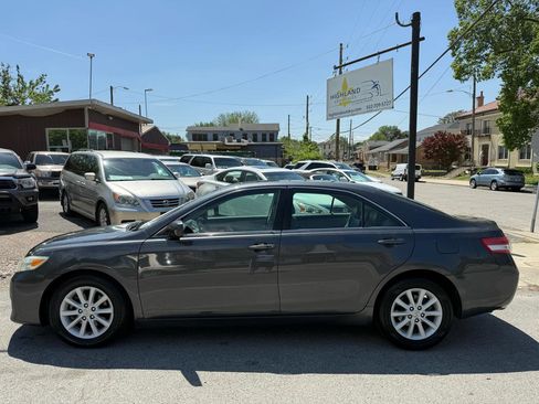 Used 2010 Toyota Camry XLE image 2