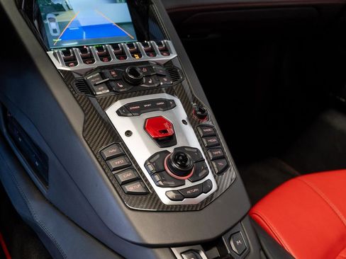 Used 2015 Lamborghini Aventador LP 700-4 image 5