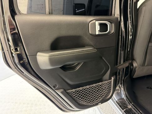 Used 2020 Jeep Wrangler Unlimited Sahara AWD/4WD image 26