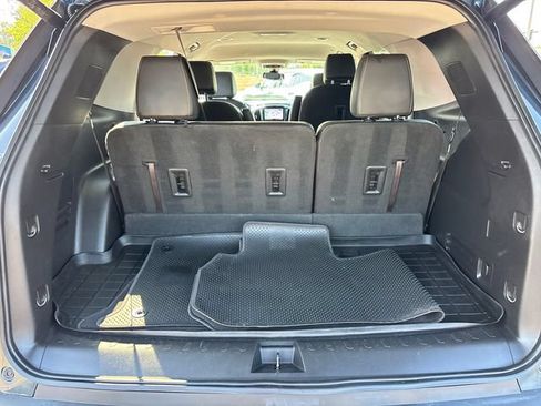Used 2020 Chevrolet Traverse LT w/ LT Premium Package FWD image 32