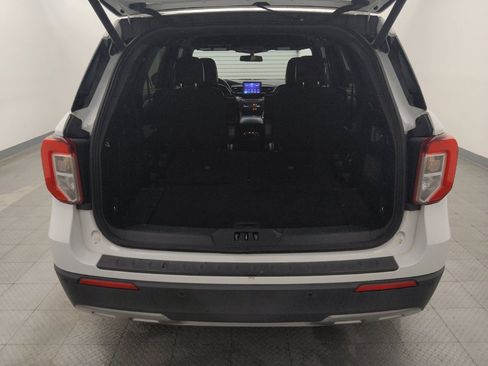 Used 2020 Ford Explorer XLT w/ Equipment Group 202A RWD image 29