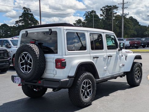 New 2025 Jeep Wrangler Rubicon w/ Technology Group image 5
