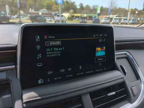 Used 2023 Chevrolet Suburban High Country AWD/4WD image 24