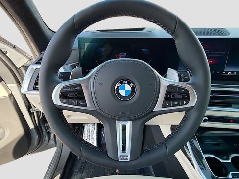 New 2026 BMW X7 M60i image 42