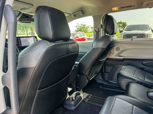 Used 2023 Toyota Sienna LE FWD image 17