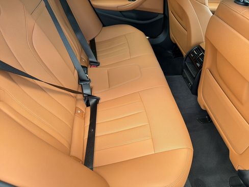 Used 2023 BMW 530i w/ Convenience Package RWD image 31