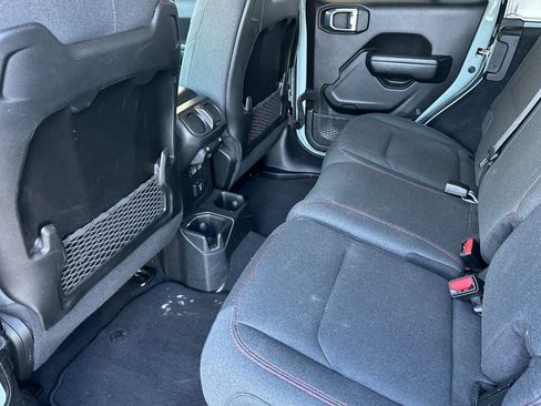 Used 2024 Jeep Wrangler Unlimited Rubicon image 14