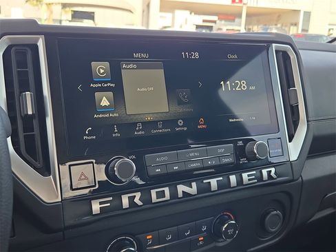 Used 2025 Nissan Frontier SV image 21