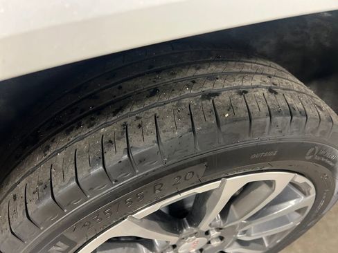 Certified 2022 GMC Acadia Denali w/ Denali Ultimate Package image 10