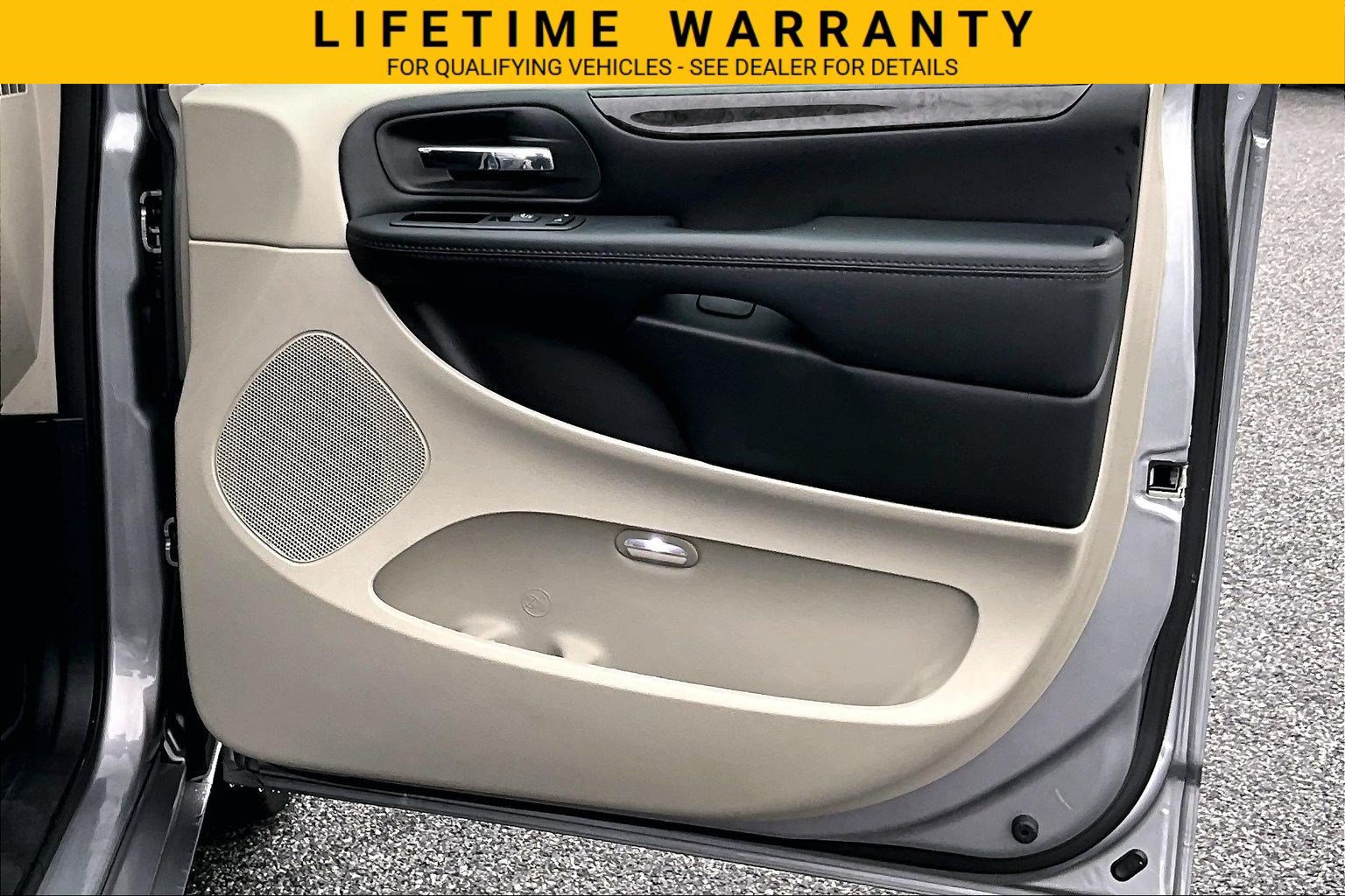 Used 2018 Dodge Grand Caravan SE FWD image 20