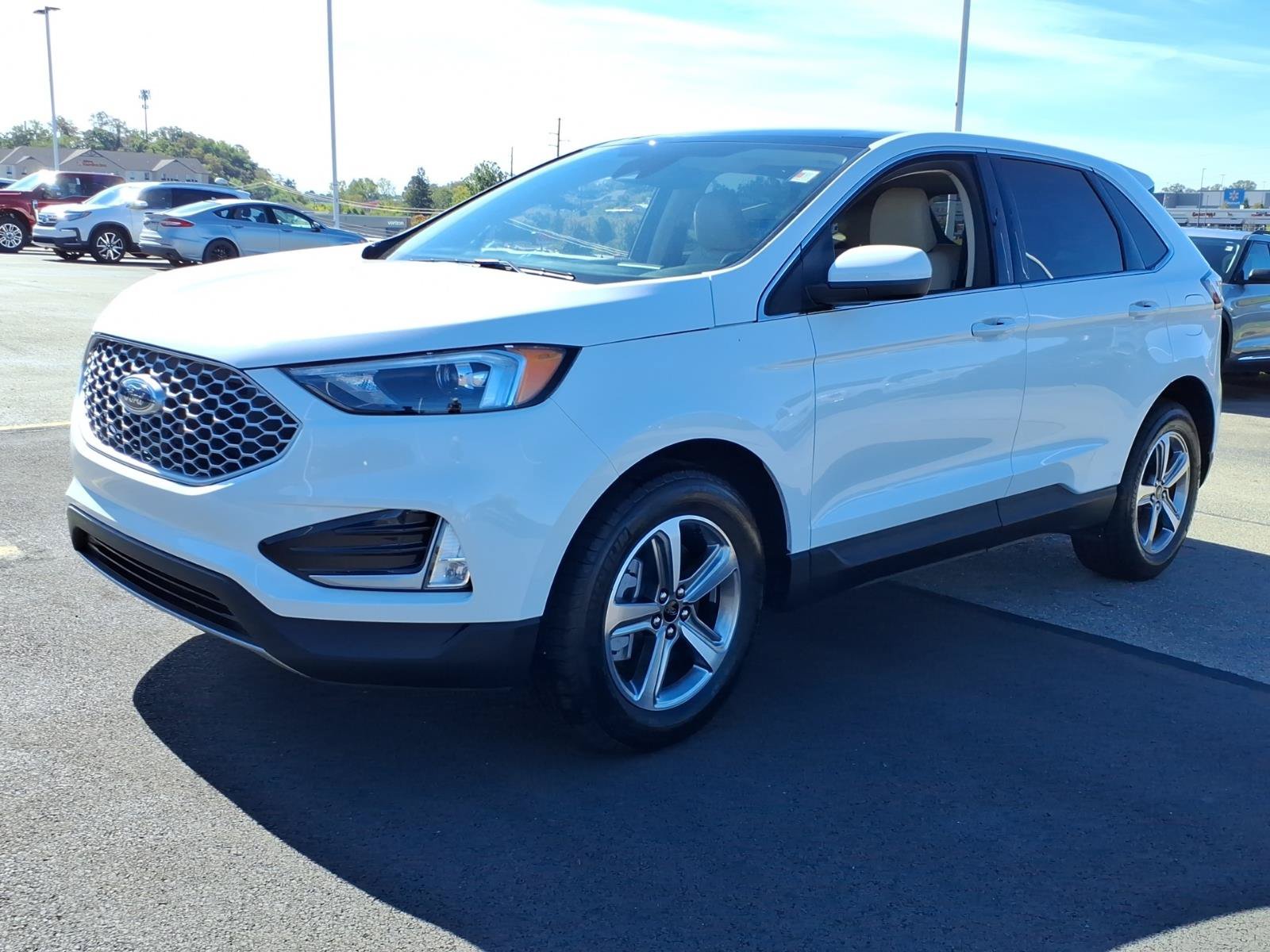 Certified 2024 Ford Edge SEL w/ Convenience Package AWD/4WD image 3