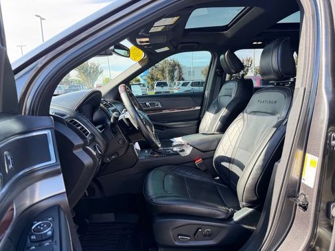 Used 2018 Ford Explorer Platinum AWD/4WD image 16