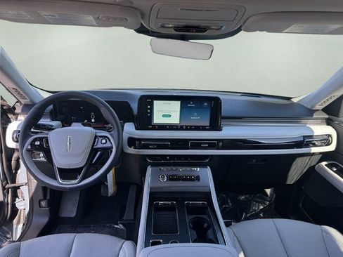 New 2026 Lincoln Aviator AWD image 12