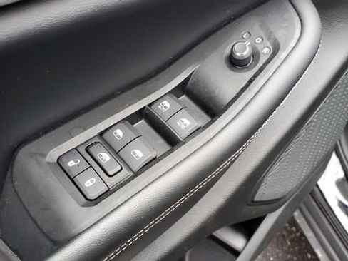 Certified 2023 Jeep Grand Cherokee Limited image 10