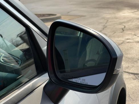 Used 2022 Nissan Rogue SV image 37