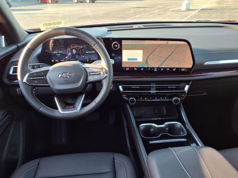 New 2025 Chevrolet Traverse Z71 w/ Driver Confidence Package image 14