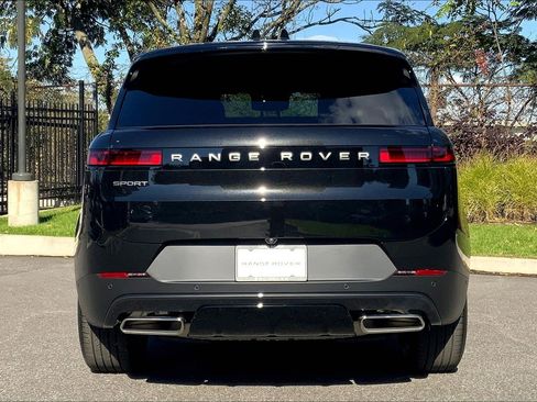Used 2025 Land Rover Range Rover Sport image 4
