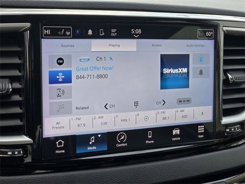 Used 2024 Chrysler Pacifica Touring-L image 18