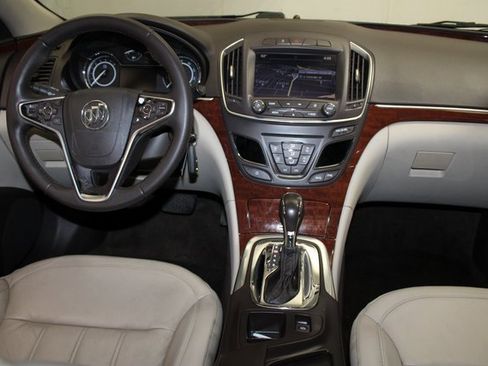 Used 2017 Buick Regal Sport Touring image 14