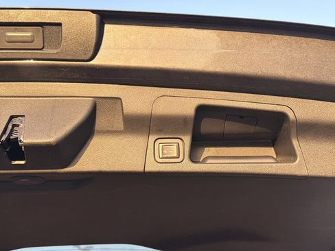 Used 2018 GMC Acadia SLT FWD image 22