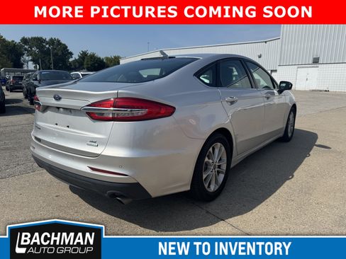 Used 2019 Ford Fusion SE FWD image 7