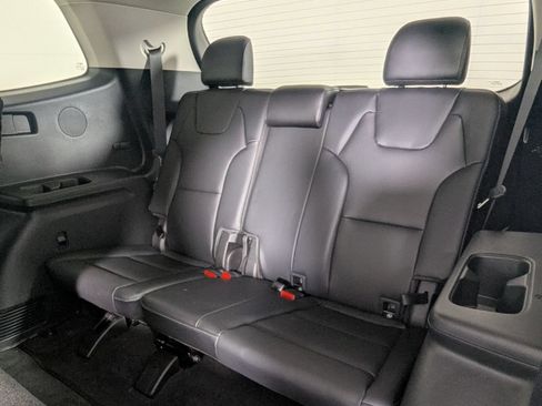 Used 2024 Kia Telluride LX FWD image 23