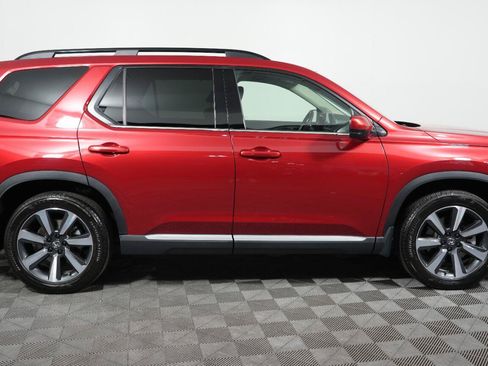 Used 2025 Honda Pilot Elite image 4